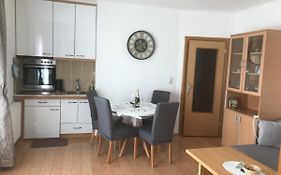 Apartmani Kuzmanovic Stan Na Dan